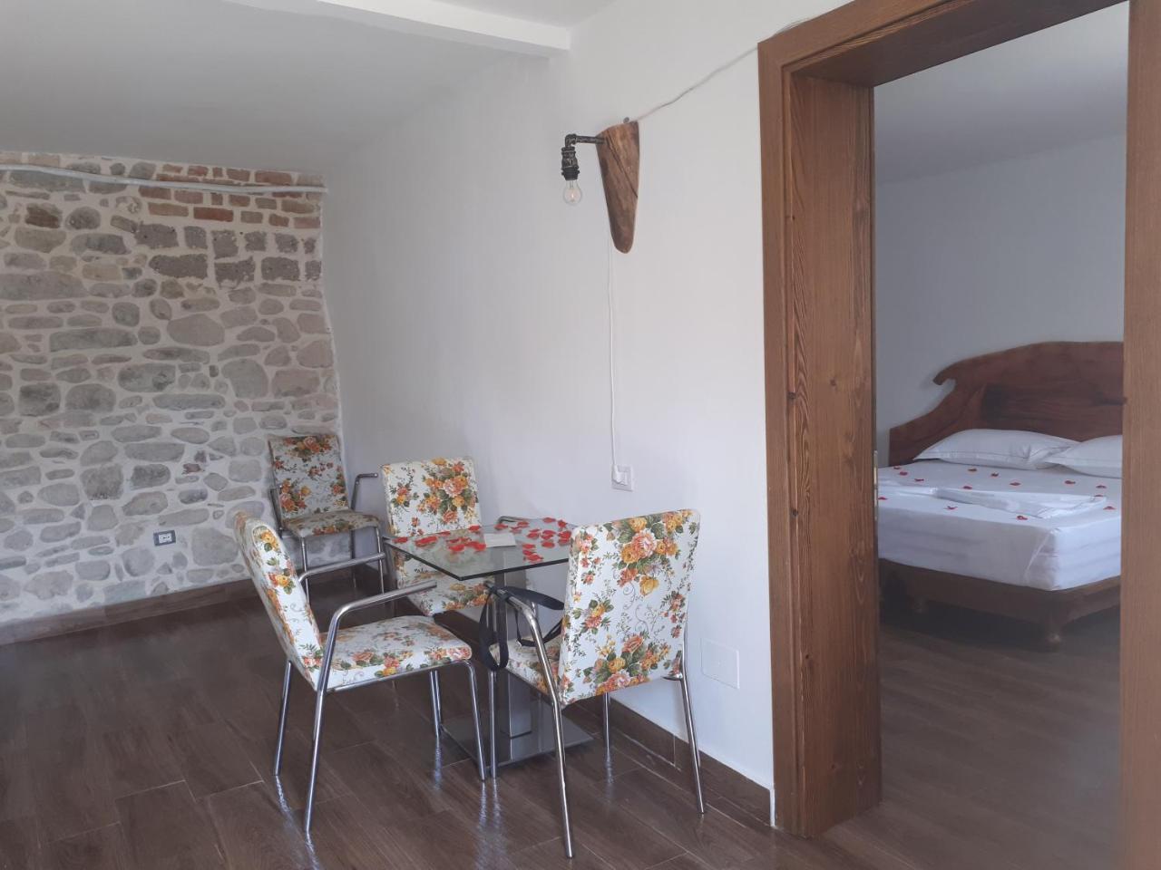 Hotel Omer *